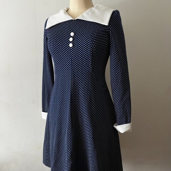 Vintage 70s navy polka dot dress with collar and cuffs - Picture 1 of 5
